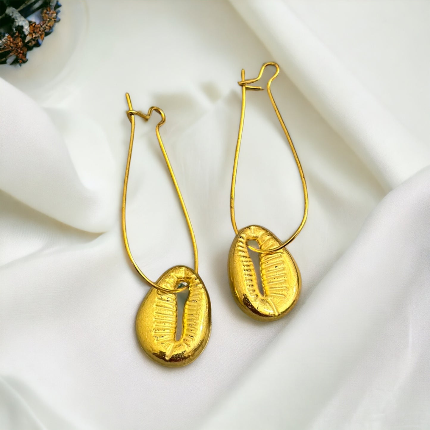 Elegant Golden Drop Earrings for Women | Stylish Fashion Jewelry